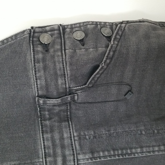 Express black jean distressed overalls size 8 NWOT - Picture 7 of 11